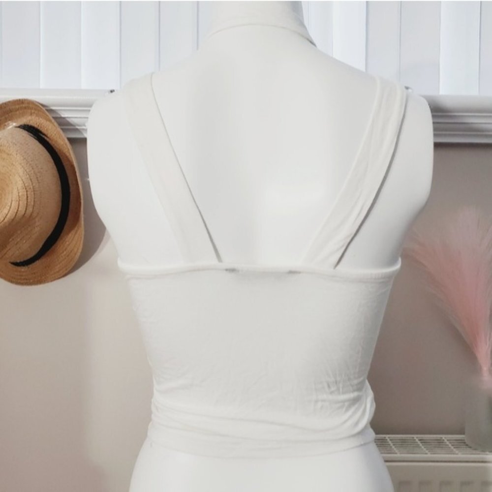Super Soft criss cross ring neck sleeveless crop top- Small - Picture 5 of 7